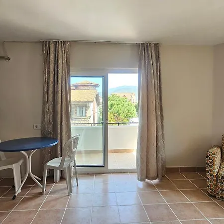Selenya Appart hôtel 3*