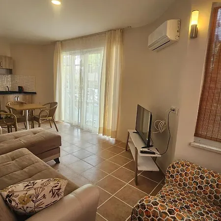 Selenya Apartahotel